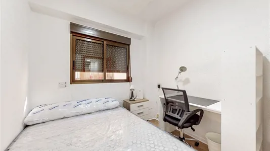 Rooms in Castellón de la Plana/Castelló de la Plana - photo 1