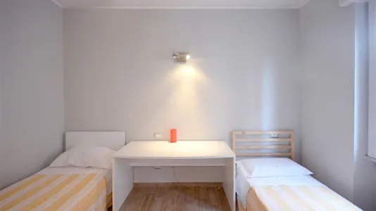 Rooms in Milano Zona 5 - Vigentino, Chiaravalle, Gratosoglio - photo 2