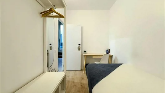 Rooms in Barcelona Ciutat Vella - photo 2