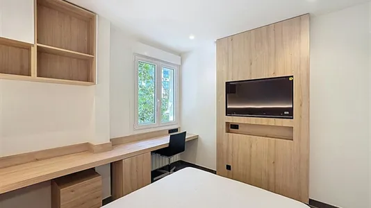 Rooms in Madrid Chamartín - photo 8