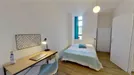 Room for rent, Nanterre, Île-de-France, &lt;span class=&quot;blurred street&quot; onclick=&quot;ProcessAdRequest(10751433)&quot;&gt;&lt;span class=&quot;hint&quot;&gt;See streetname&lt;/span&gt;[xxxxxxxxxxxxx]&lt;/span&gt;